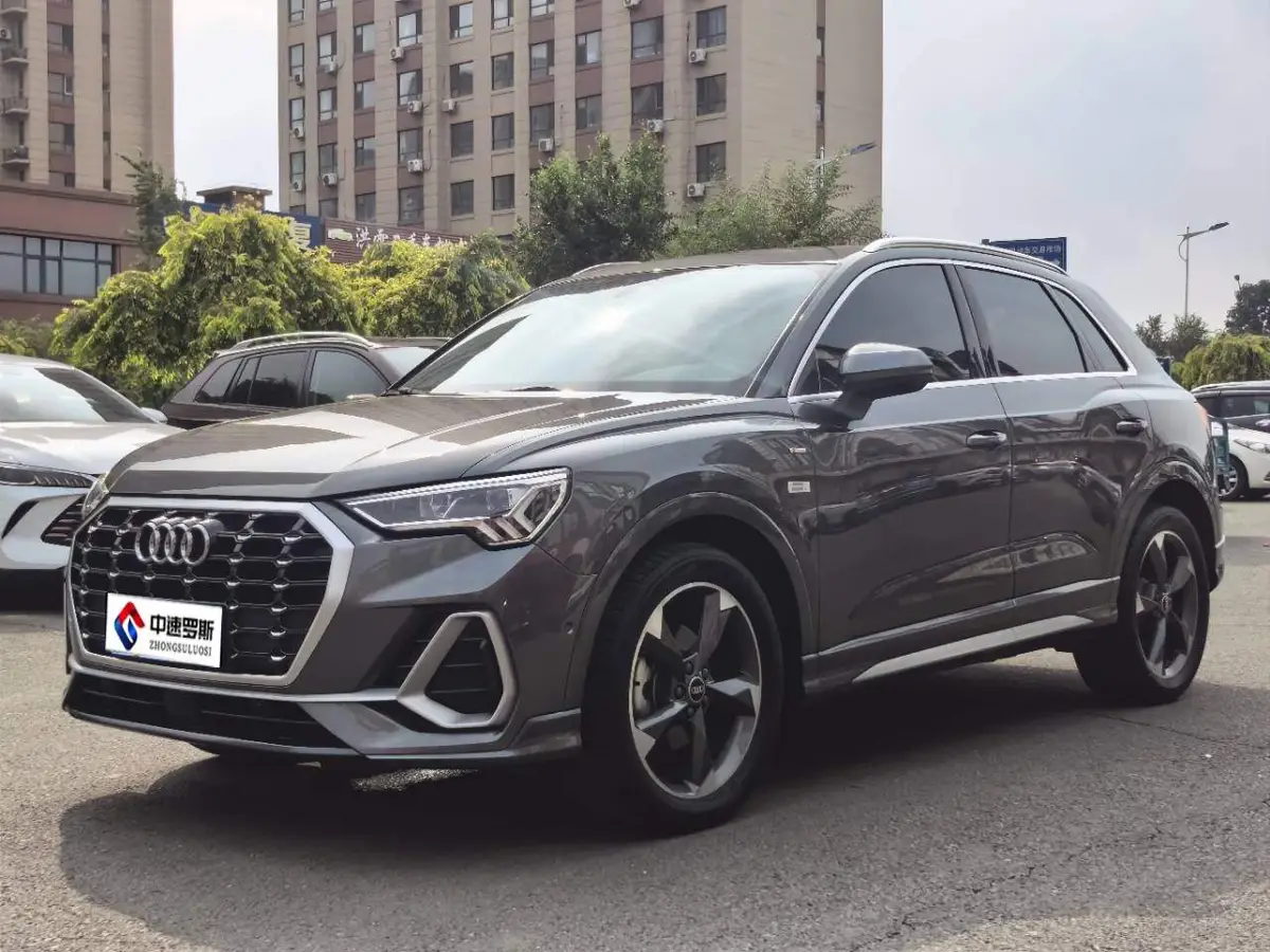Audi Q3 2022 35 TFSI Stylish and Dynamic