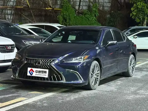Lexus ES 2022 300h Premium Edition