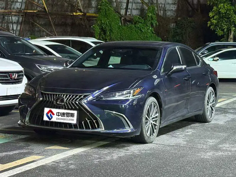 Lexus ES 2022 300h Premium Edition