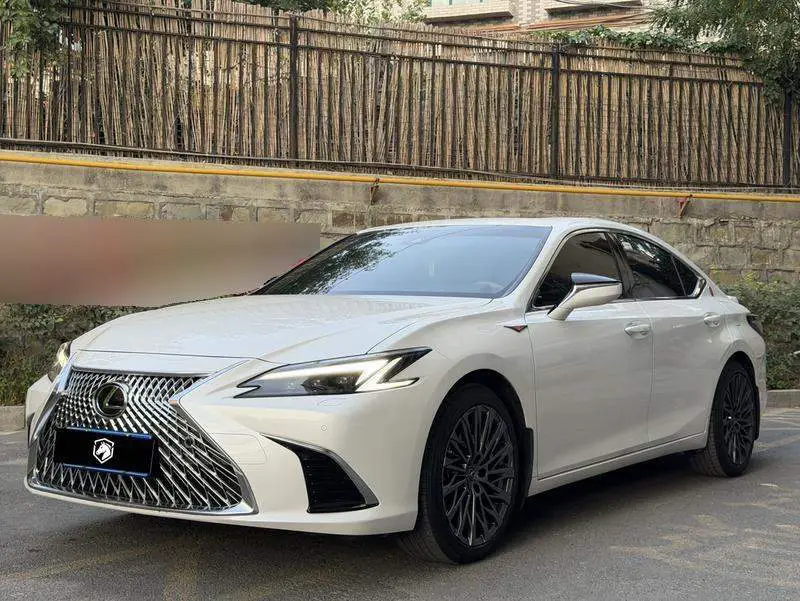 Lexus ES 2025 200 Premium Edition