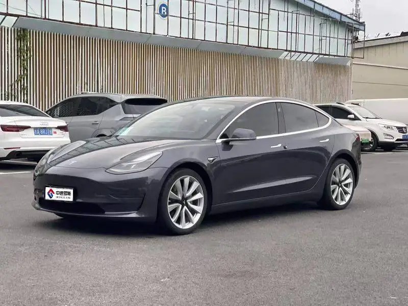 Modelo 3 2020 facelifted long-range rear-wheel drive version