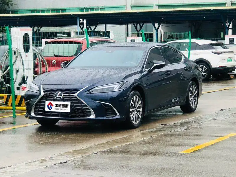 Lexus ES 2025 200 Premium Edition