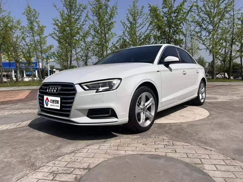 Audi A3 2019 Limousine 35 TFSI Progressive National V