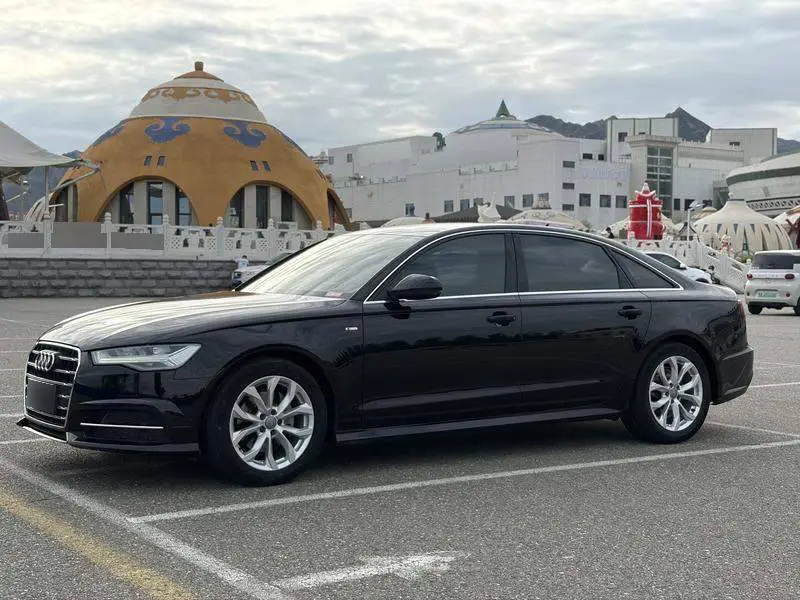 Audi A6L 2018 30th Anniversary รุ่น 35 TFSI Fashion รุ่น