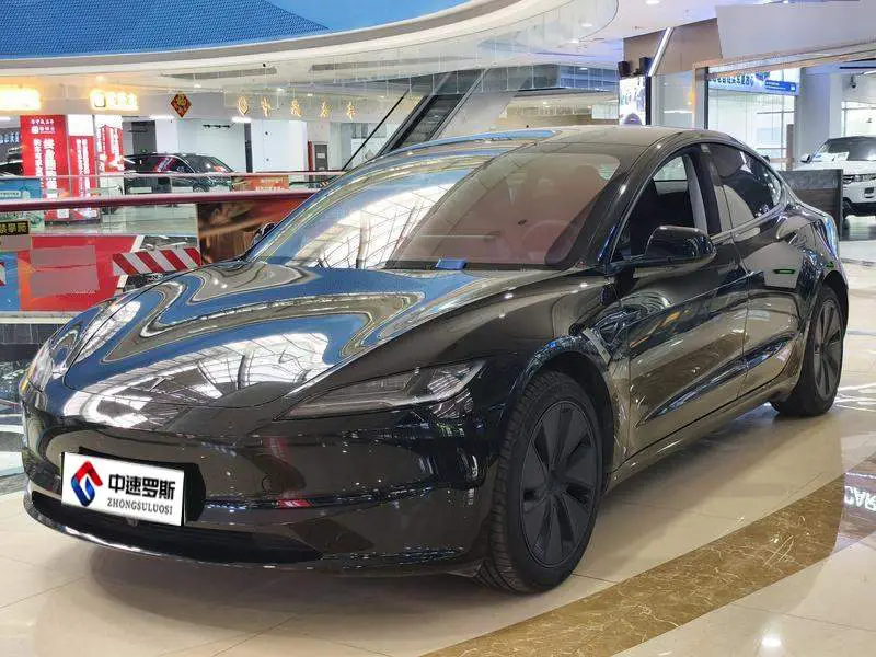 รุ่น 3 2025 rear-wheel drive version