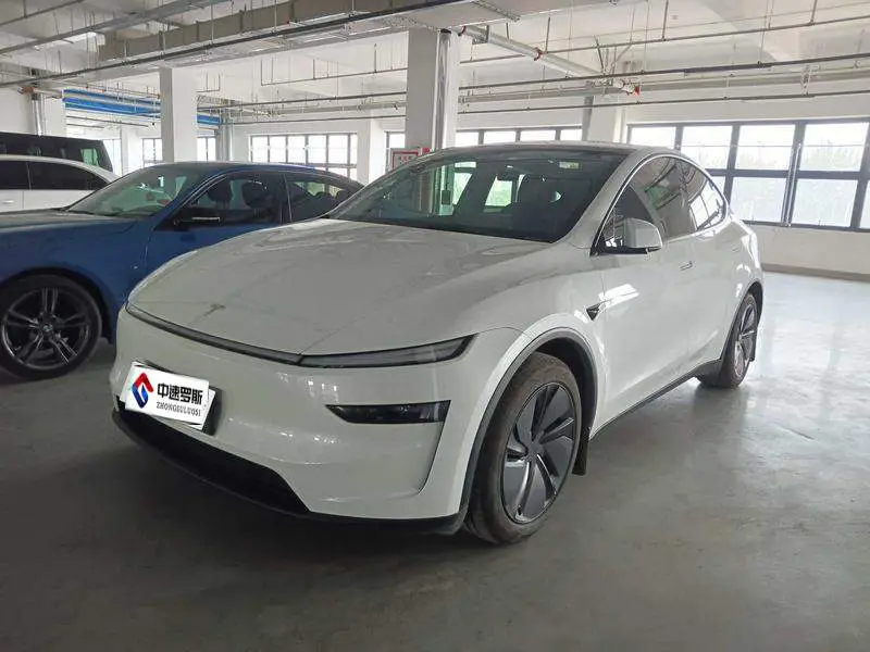 Model Y 2025 rear-wheel drive version