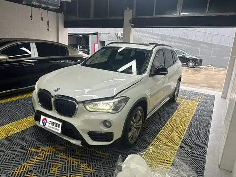 BMW X1 2018 sระบบขับเคลื่อน18Li Premium Edition