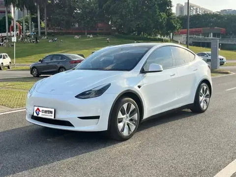 รุ่น Y 2022 facelifted rear-wheel drive version