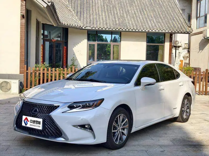 Lexus ES 2015 300h Comfort Edition
