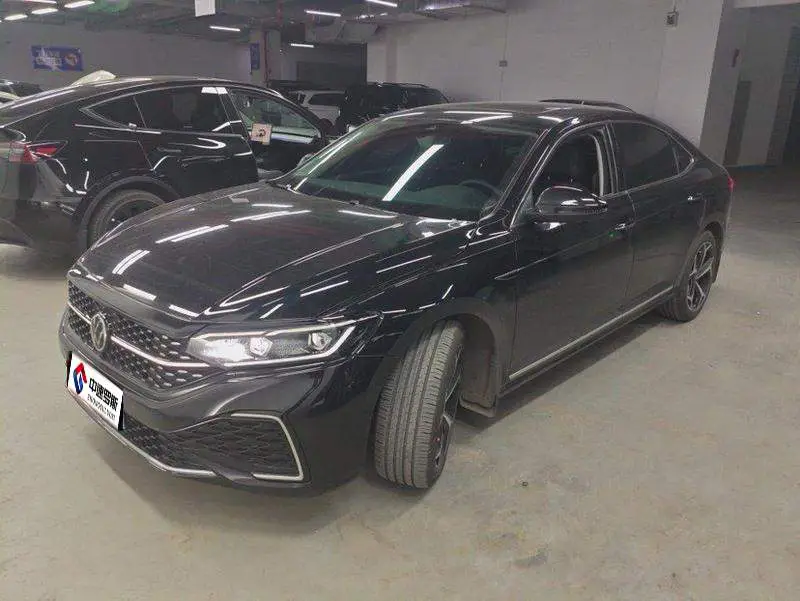 Passat 2025 Outstanding 380TSI Starry Sky Dragon Edition