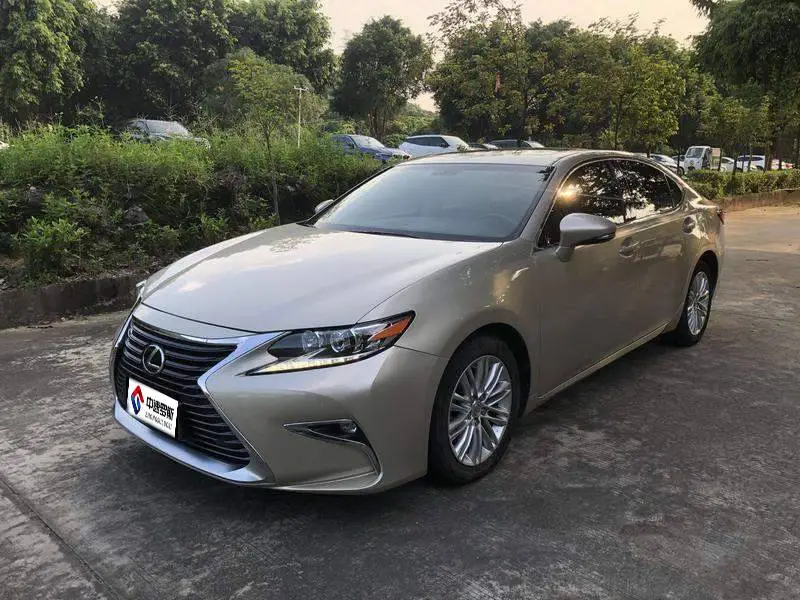 Lexus ES 2016 200 Midnight Special Limited Edition