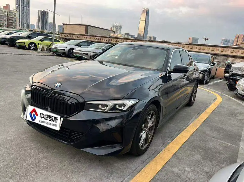 BMW i3 2023 eDrive 40 L Night Edition