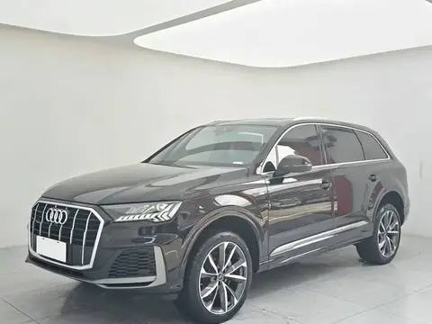 Audi Q7 2021 55 TFSI quattro S line sports model