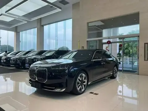 BMW 7 ซีรีส์ 2023 740Li Premium Luxury Package