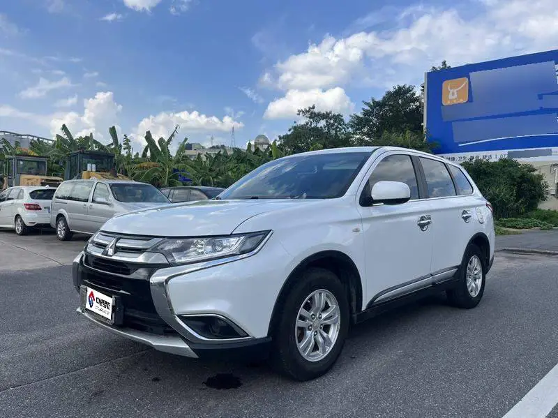Outlander 2016 2.0L 2WD Fashion Edition 5 Seaters