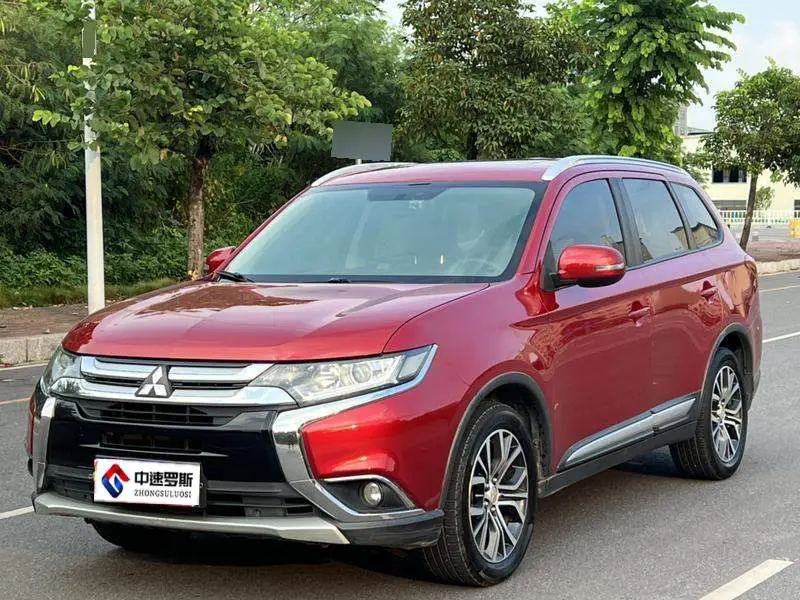 Outlander 2018 2.0L 2WD Honor Edition 5 Seaters