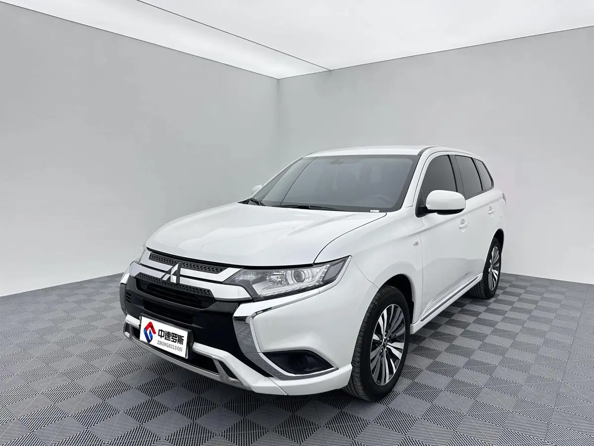 Outlander 2021 2.0L 2WD 5-seater