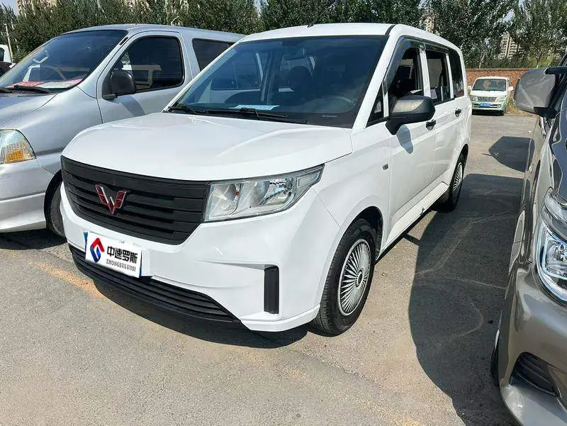 Wuling Hongguang PLUS 2019 1.5T Manual Standard 5-seater