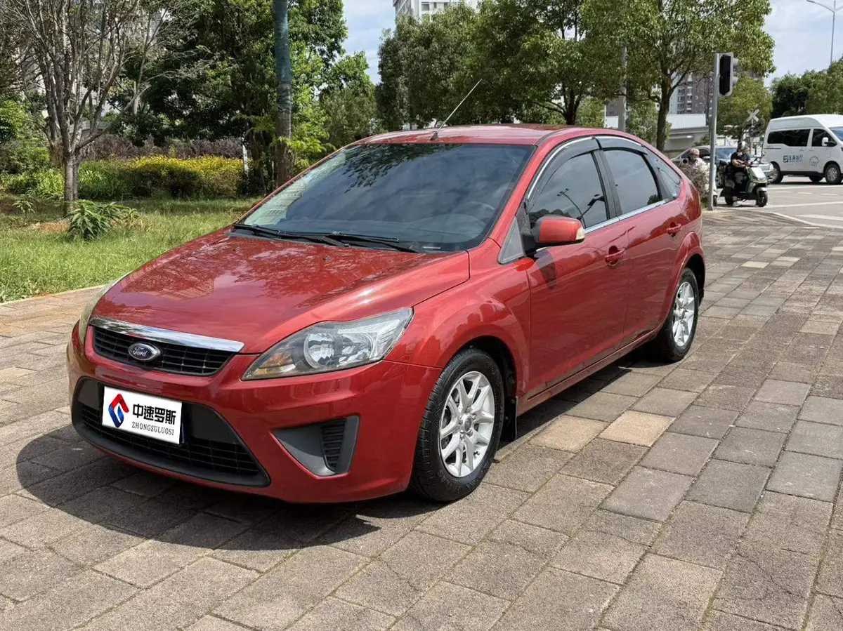 Fox 2011 Hatchback 1.8L Manual Classic