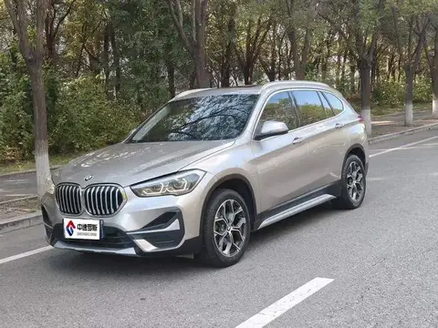 BMW X1 2020 sنظام الدفع20Li Premium Edition