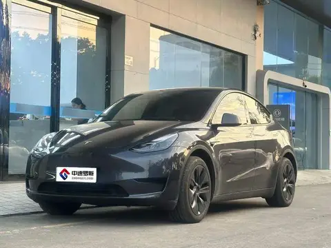 الطراز Y 2024 rear-wheel drive version
