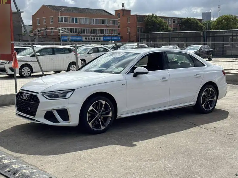 Audi A4L 2023 40 TFSI Stylish and Dynamic