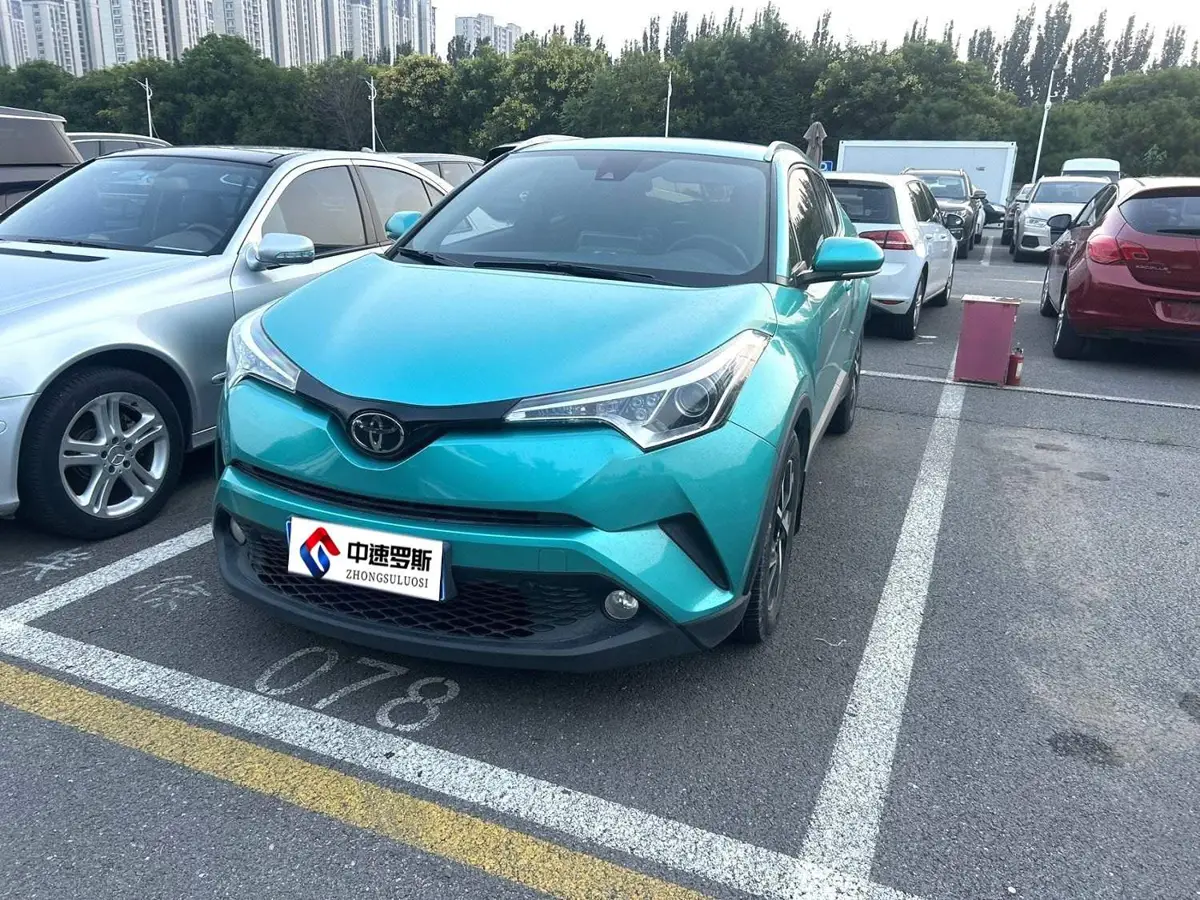 Toyota C-HR 2018 2.0L Leading Edition National VI