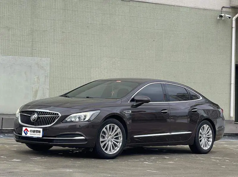 LaCrosse 2016 28T Premium Edition