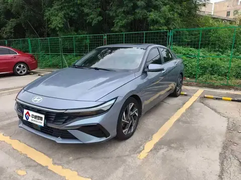 Elantra 2023 1.5L CVT LUX Premium Edition