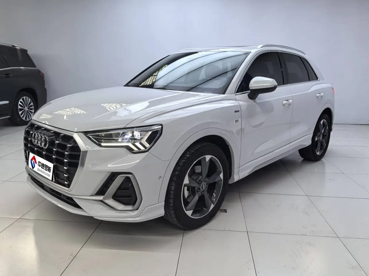 Audi Q3 2022 35 TFSI Stylish and Dynamic