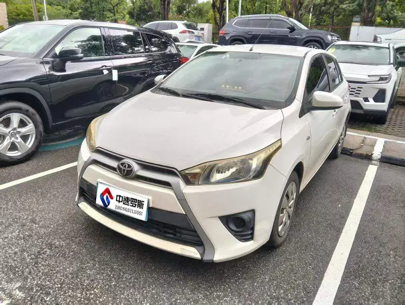 YARiS L 2015 1.5E Automatic Charm Edition
