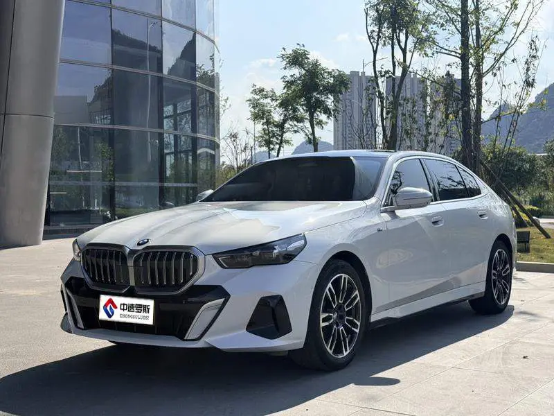 BMW 5 Series 2024 530Li Leading M Sport Package