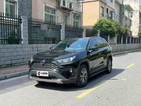 RAV4 Rongfang 2023 2.0L CVT 2WD Fashion Edition