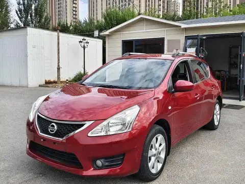 TIIDA 2011 1.6L CVT Comfort รุ่น