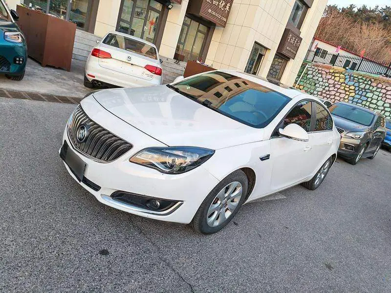 Regal 2015 2.0L Leading Fashion Modelo