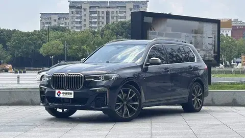 BMW X7 2022 xระบบขับเคลื่อน M50i