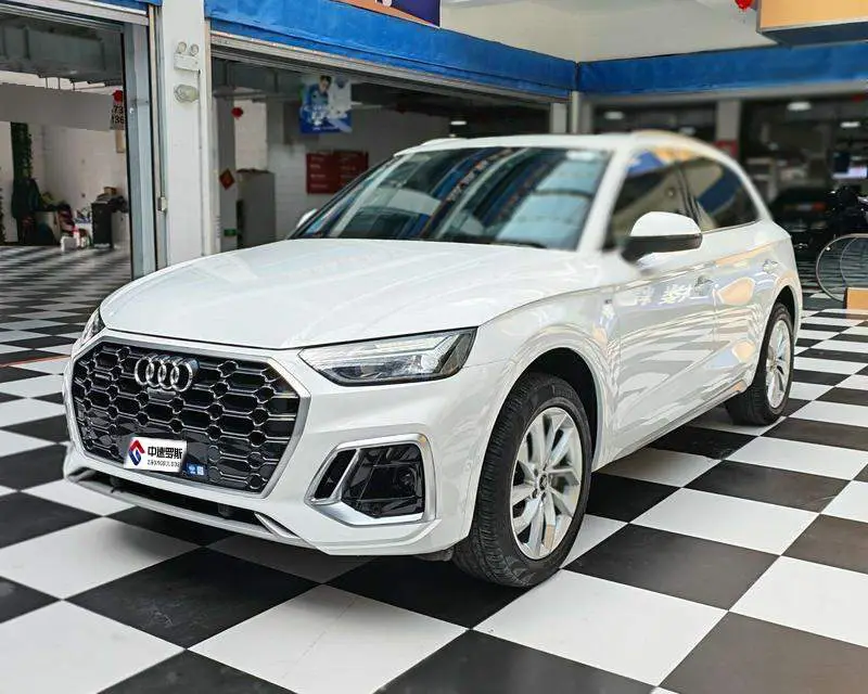 Audi Q5L 2022 40T luxury dynamic model