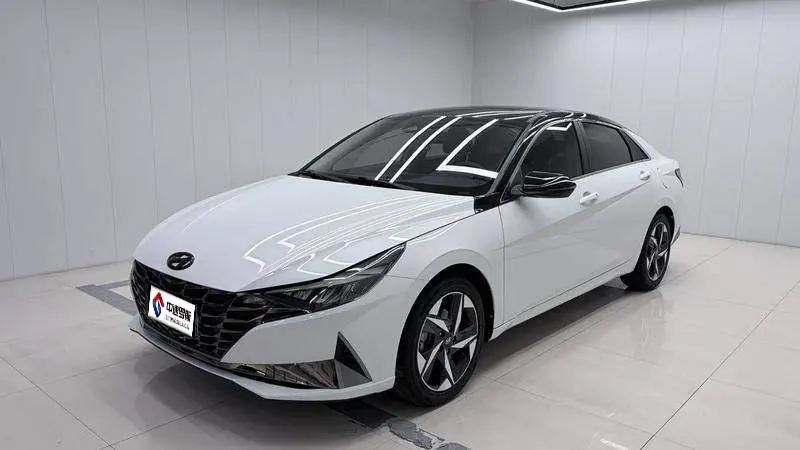 Elantra 2022 1.5L CVT LUX Premium Edition