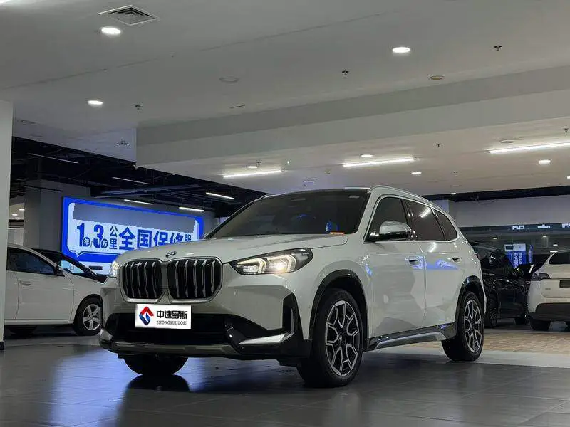 BMW X1 2023 sHệ dẫn động25Li M Sport Package