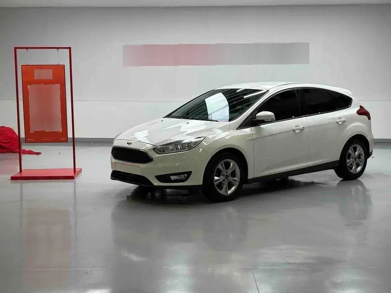 Fox 2015 Hatchback 1.6L Automatic Comfort