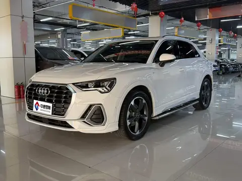 Audi Q3 2022 35 TFSI Stylish and Dynamic