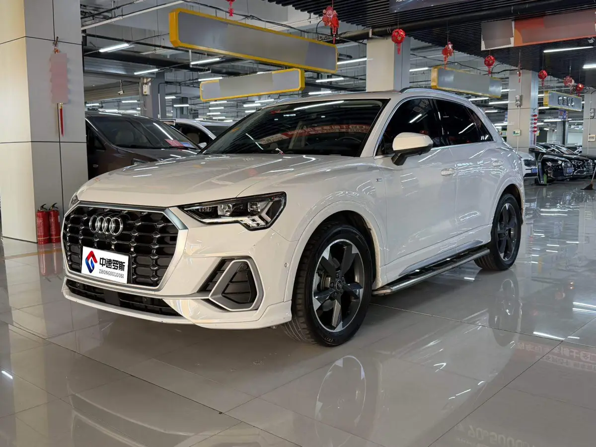 Audi Q3 2022 35 TFSI Stylish and Dynamic