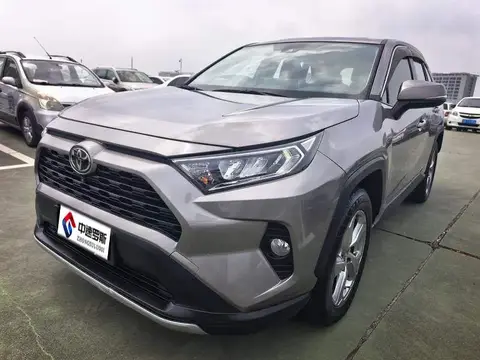 RAV4 Rongfang 2020 2.0L CVT 2WD Fashion Edition