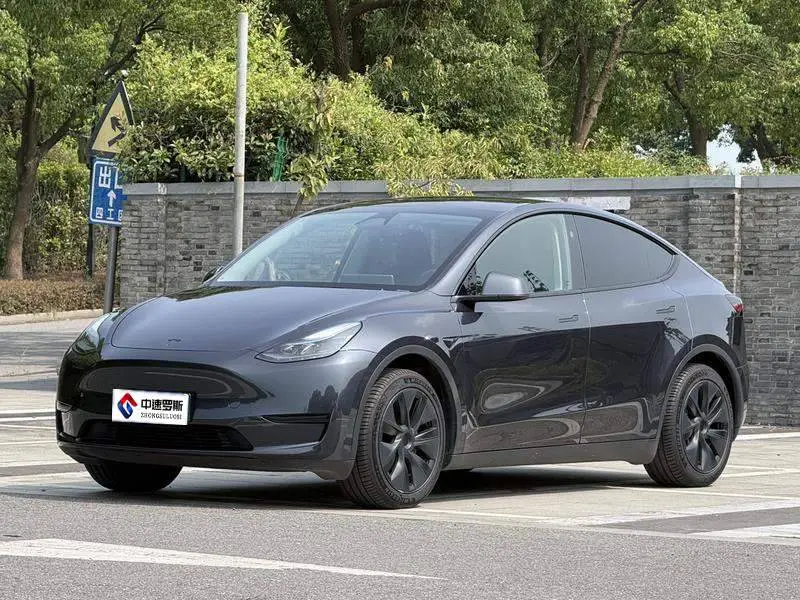 الطراز Y 2024 rear-wheel drive version