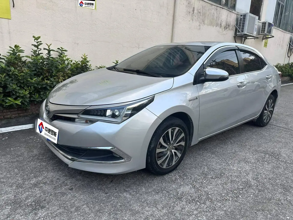 Corolla 2017 Hybrid 1.8L E-CVT Leading Edition