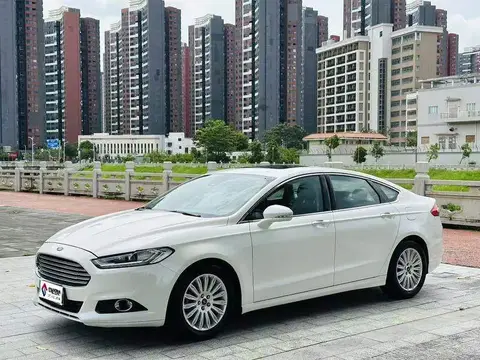 Mondeo 2013 2.0L GTDi200 Luxury Модель