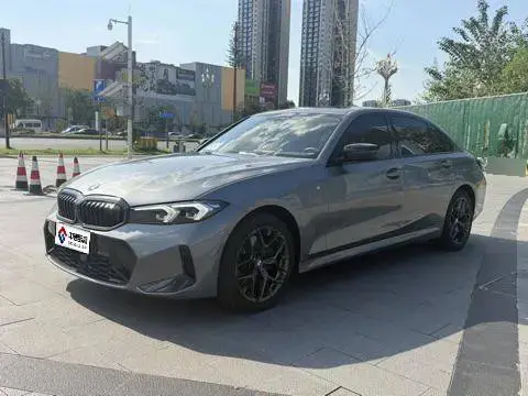 BMW 3 السلسلة 2025 330Li M Sport Night Edition