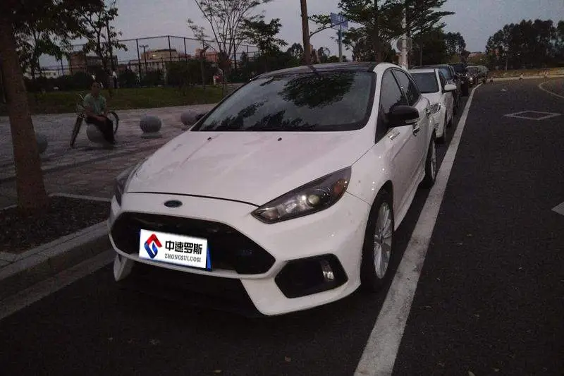 Fox 2017 Hatchback 1.6L Automatic Comfort Smart Edition