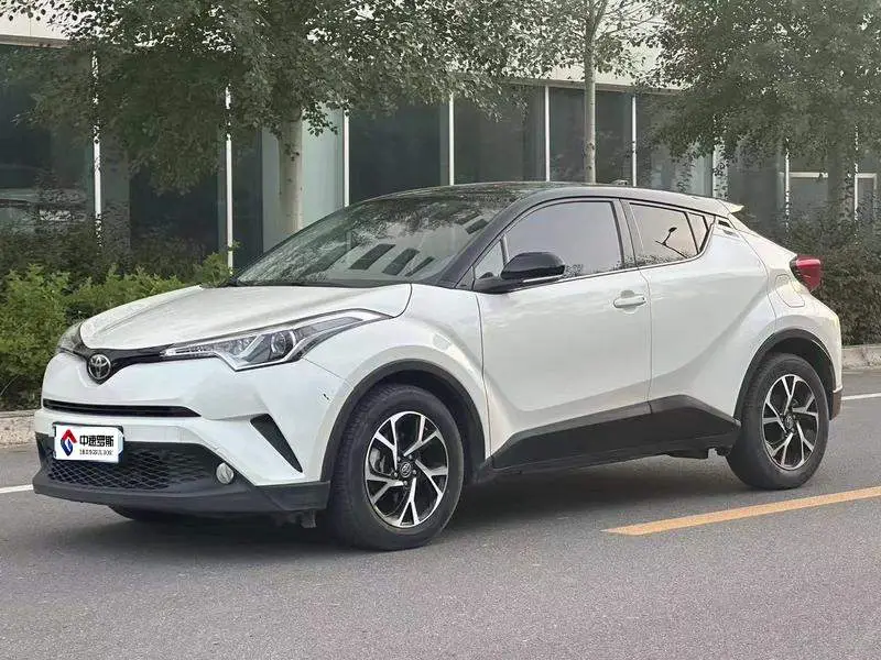 Toyota C-HR 2018 2.0L Leading Sunroof Edition National VI