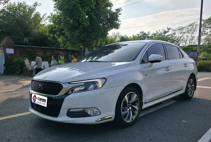 DS 5LS 2016 1.6T Elegant Edition THP160